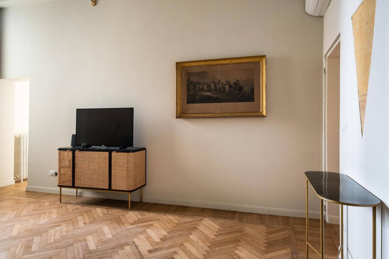 Appartamento D'Azeglio Nel Salotto Di Bologna Luaran gambar