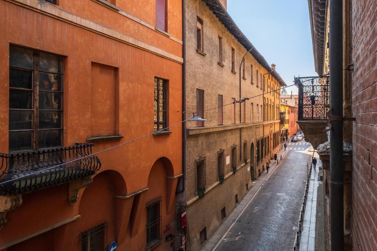 Appartamento D'Azeglio Nel Salotto Di Bologna Luaran gambar